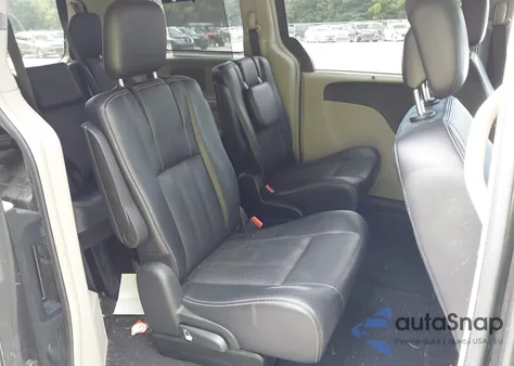 2015 Chrysler Town & Country Touring-L z USA, uszkodzony, nr VIN 2C4RC1CGXFR531833